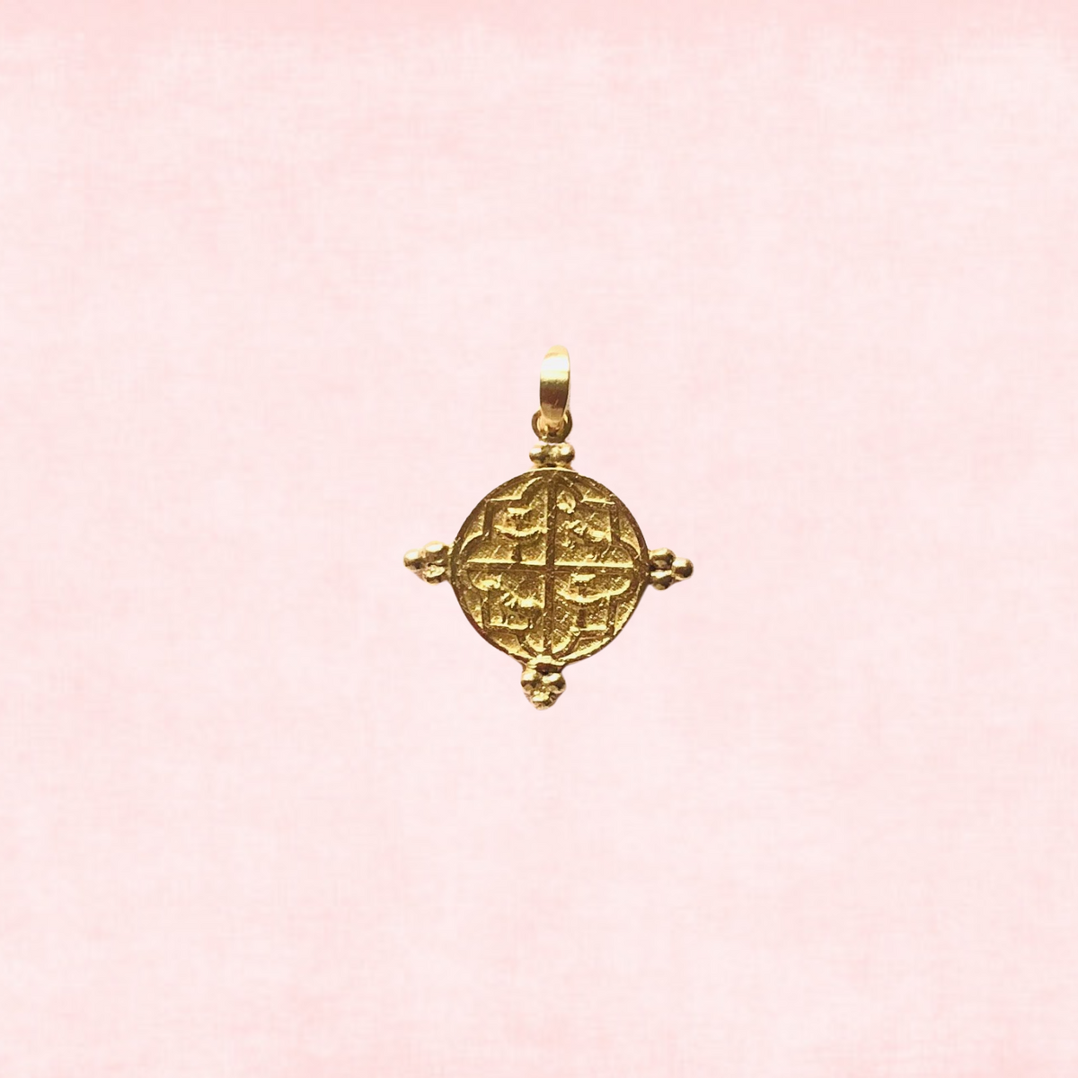 Daro pendant